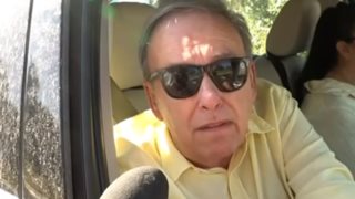 Ανδρέας Μικρούτσικος σε Φαίη Σκορδά: &quot;Οι κόλακες και οι γλύφτες δεν ταιριάζουν με την εικόνα ενός καλού παρουσιαστή&quot;