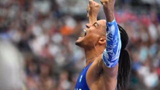 Η αποθεωτική υποδοχή του Εμμανουήλ Καραλή στο Ολυμπιακό Χωριό - "Πρώτη φορά κλαίω από δάκρυα χαράς"