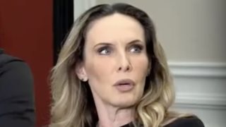 H Εβελίνα Παπούλια αποκάλυψε τον λόγο που αποχώρησε από τις κάμερες: &quot;Ήθελα να πάω τουαλέτα, τόσο απλό&quot;