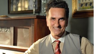 Ο Νίκος Ψαρράς σε ηλικία 20 ετών | Το σπάνιο κλικ με αφορμή τη γιορτή του