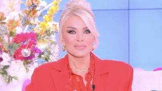 Γενέθλια στο πλατό για την Κατερίνα Καινούργιου - Οι εκπλήξεις και η επική ατάκα για τον Νίκο Κοκλώνη!