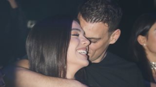 Μελίνα Νικολαΐδη &amp; Δημήτρης Φιντιρίκος | Με matchy matchy χριστουγεννιάτικες κάλτσες