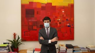 Νικόλας Γιατρομανωλάκης: &quot;Αν το έκρυβα ότι είμαι gay, τι μήνυμα θα έδινα;&quot;