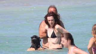 Η Πέγκυ Τρικαλιώτη σε σπάνια καλοκαιρινά στιγμιότυπα με την οικογένειά της