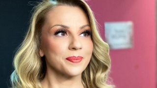 Η Ματίνα Νικολάου στο κομμωτήριο | Η νέα, πολύ κολακευτική αλλαγή στα μαλλιά της