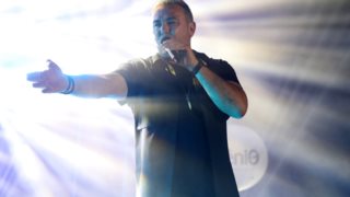 Πρεμιέρα για το summer tour του Αντώνη Ρέμου με τον Mente Fuerte - Μπόσνιακ &amp; Μπεκατώρου στο πλευρό του!