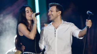 Οι τρεις κόρες του Γιάννη Πλούταρχου φωτογραφίζονται μαζί στις διακοπές τους