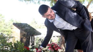 Ένας χρόνος χωρίς τον Γιώργο Καραϊβάζ - Τρισάγιο στο σημείο που δολοφονήθηκε εν ψυχρώ