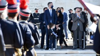 Ο Κώστας Μπακογιάννης με τον γιο του, Δήμο στη μαθητική παρέλαση – Δείτε την ανάρτηση του