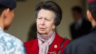 Η Πριγκίπισσα Άννα παραμένει στο νοσοκομείο μετά το ατύχημα