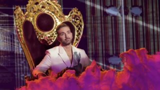 Το &quot;J2US&quot; επέστρεψε! Η θεαματική έναρξη της πρεμιέρας με τον Νίκο Κοκλώνη