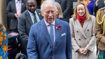 Ο βασιλιάς Κάρολος κάνει μαύρο χιούμορ για τον εαυτό του - &quot;Το μόνο που μένει όταν πεθαίνεις...&quot;