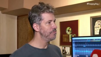 Ο Χάρης Βαρθακούρης αποκαλύπτει το ταλέντο της μικρής του κόρης Λιόνας στο τραγούδι