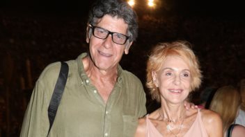 Γιάννης Μπέζος: "Ο πυρήνας του γάμου είναι πώς καταφέρνω να μοιράζομαι έναν τόπο, ένα χρόνο και έναν τρόπο ζωής"