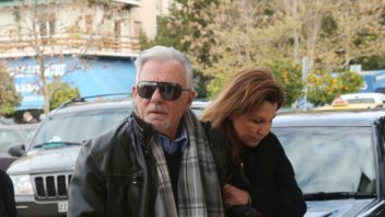 Πέθανε ο δημοσιογράφος Σπύρος Καρατζαφέρης