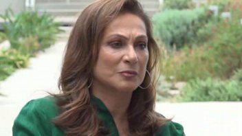 Φιλαρέτη Κομνηνού | Η τρυφερή φωτογραφία της εγγονής της στο χριστουγεννιάτικο σαλόνι της