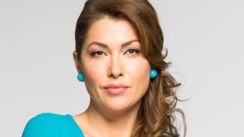 Κλέλια Ρένεση: "Έρχονται ανατρεπτικά, σκληρά γεγονότα και δυνατές καταστάσεις"