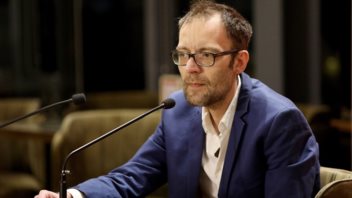 Συγκλονίζει ο Αύγουστος Κορτώ: "Ζούμε με μιαν αμείλικτη αρρώστια και πασχίζουμε να την τιθασεύσουμε"