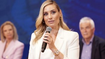 Η Ελεονώρα Μελέτη σε καμπάνια κατά της βίας με την 7χρονη κόρη της