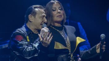 Ο Λευτέρης Πανταζής και η Άντζελα Δημητρίου έκαναν εντυπωσιακή πρεμιέρα στην &quot;Αθηναία&quot;