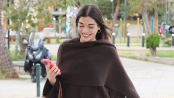 Η Μελίνα Νικολαΐδη σε χαλαρή βόλτα στη Γλυφάδα με άψογο look