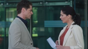 Μία νύχτα μόνο | Ο Σταύρος έρχεται πιο κοντά με την  Αρετή &amp; ο Οδυσσέας της κάνει πρόταση γάμου