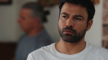 Η Γη της Ελιάς | Ο Στέφανος ζητά από τη Βασιλική να χωρίσουν