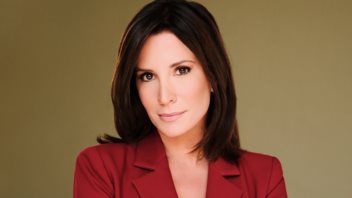 Αυτόντον πολιτικό βάζει στην &quot;Μεγάλη Εικόνα&quot; η Νίκη Λυμπεράκη