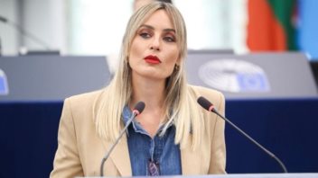 Ελεονώρα Μελέτη: "Η ισορροπία επαγγελματικής και οικογενειακής ζωής είναι δικαίωμα, όχι πολυτέλεια"