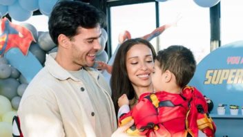 Ελένη Φουρέιρα &amp; Αλμπέρτο Μποτία δείχνουν το φωτογραφικό άλμπουμ από το πάρτι του μικρού Ερμή