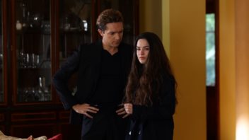 Να μ&#39; αγαπάς | Ο Λευτέρης ξυλοκοπείται άγρια από τον Ορφέα &amp; η αποκάλυψη της ταυτότητας του Άγγελου προκαλεί σοκ