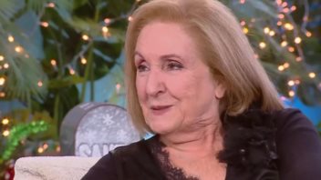 Κάρμεν Ρουγγέρη: Με παίρνει τηλέφωνο ο γιος μου και μου λέει &quot;Ρε μάνα, τι φωτογραφία είναι αυτή;&quot;