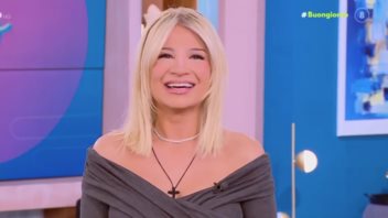Οι ευχές της Φαίης Σκορδά on air στον "Γιάννη της"