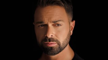 Ηλίας Βρεττός: &quot;Έχω παντού μέσα μου μέταλλα, σίδερα, βίδες&quot;