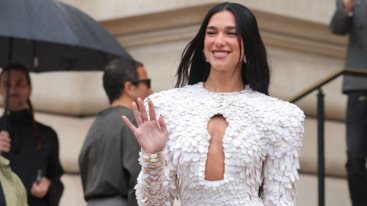 Dua Lipa | Incognito στο μετρο αγκαλια με τον επιδοξο διαδοχο του Daniel Craig