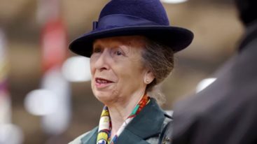 Πριγκιπισσα Αννα | Διερρευσε η χριστουγεννιατικη καρτα με τον συζυγο της