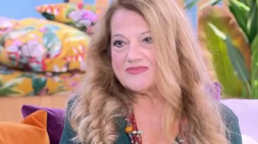 Η Ελενη Καστανη μιλα για την αλλαγη στην εμφανιση της: &quot;Βοηθιεμαι απο τις ενεσεις&quot;