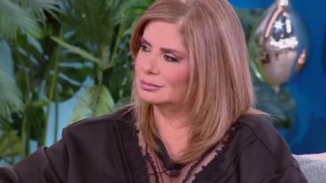 Βασια Παναγοπουλου: "Εψαχνα εναν μπαμπα στους συντροφους μου - Ελειπε η κατανοηση απο τη μερια της μητερας μου"