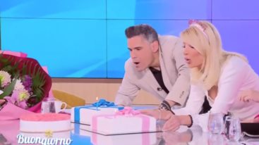 Γενεθλια στο πλατο για τη Φαιη Σκορδα και τον Δημητρη Ουγγαρεζο