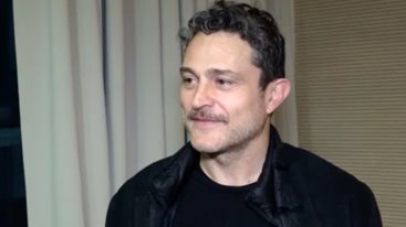 Ο Γιωργος Καραμιχος πρωταγωνιστει σε πασιγνωστη σειρα διεθνους παραγωγης