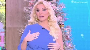 Συγκινημενη η Κατερινα Καινουργιου στην εναρξη της εκπομπης: &quot;Χρονια πολλα γιαγιακα μου&quot;