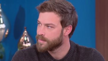 Στεφανος Μιχαηλ: "Τα καταφεραμε, βγηκε απο το νοσοκομειο και ηρθε στον γαμο μας"