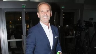 Πετρος Κωστοπουλος | Με τον Γιαννη Λατσιο σε θεατρικη πρεμιερα