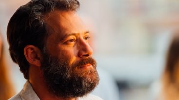 Αντινοος Αλμπανης | "Το σωμα δεν ανηκε πια σε μενα πονουσε μονο του"