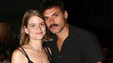 Επιστροφη στα θρανια για την Ελλη Παπαγεωργιου | Η κορη της Δαναης Μιχαλακη στον δρομο για το σχολειο αγκαλια με τον μπαμπα της