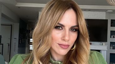 Η Ντορεττα Παπαδημητριου σε σπανιες φωτογραφιες απο την παιδικη της ηλικια