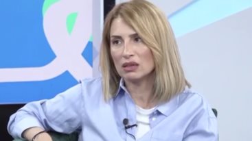 Μαρια Ηλιακη: "Το "Δεστε τους" σταματησε γιατι ο Νικος δεν ηθελε αλλο. Οταν του κολλησει κατι, θελει να το κανει"