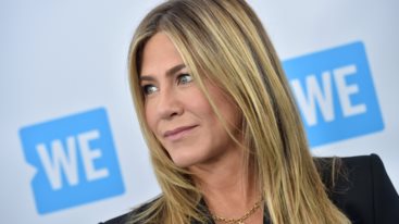 Jennifer Aniston | Με matchy matchy outfits με τον συντροφο της σε εξοδο στην Νεα Υορκη
