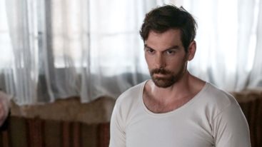 Grand Hotel | Η Η Αλικη φυλακιζεται &amp; ο Πετρος βρισκεται εξω απο το ξενοδοχειο!