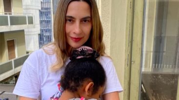 Βικυ Βολιωτη | Με την 11χρονη κορη της, Αννα, σε μια σπανια φωτογραφια